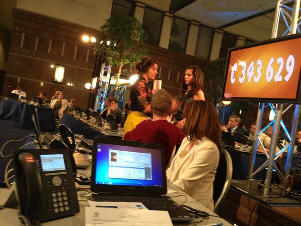 070/344 144 is mijn nummer, trouwens. Bel me voor een fijn financieel gesprek. #komoptegenkanker