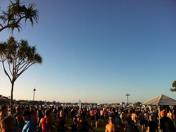 jtadams1's tweet photo. Moolooaba swim start #triathlon #crakka http://t.co/sAUiW6shz4