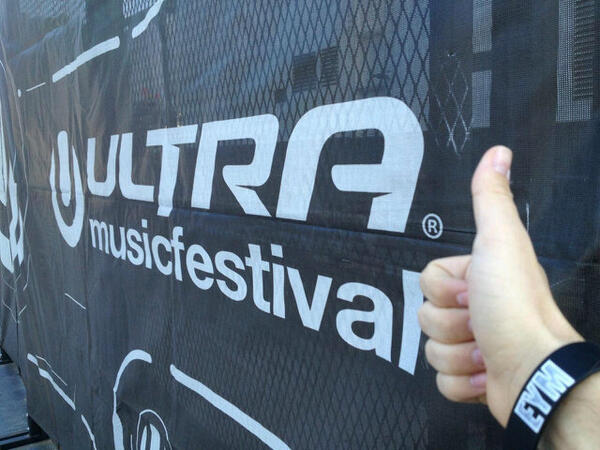 everythingEYM's tweet image. @everythingEYM x @Ultramusic Festival Thumbs Up #everythingEYM