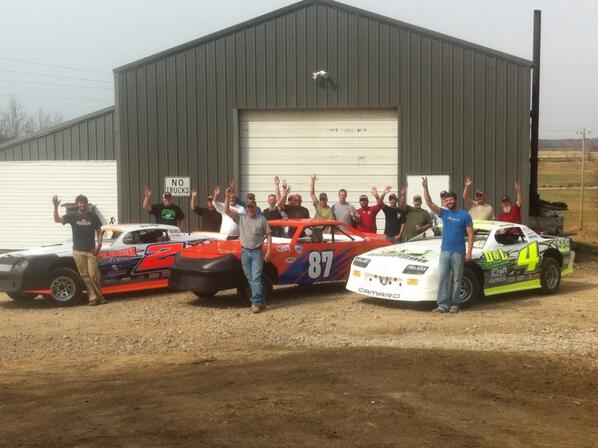jhaysdaddy's tweet photo. THE CREW!!! don't come poppin off in are pit box http://t.co/7s0Dxkz5kq
