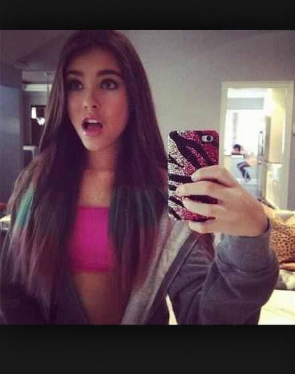 Totalcoolfake's tweet image. “@MadisonBeerekaf: Getting ready for Texas! :O http://t.co/LQqFq02nhS” Damn