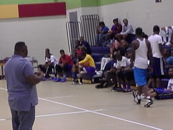 ceasefirenola's tweet photo. CeaseFire team member Calvin sharing his experiences at Midnight Basketball.  #nolaforlife http://t.co/JfiyhRwf5Y