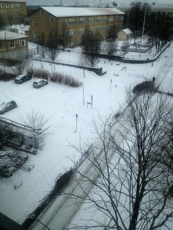 AldrinDo's tweet photo. We haven't had snow in a while (weeks/months), where is this coming from? #gbgftw http://t.co/xgpkHf49a8
