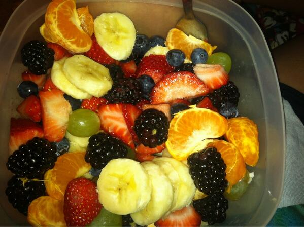 kimdornstadter's tweet image. My fruit salad &amp;gt; your entire existence. #midnightsnack #jkmorelike #2amsnack