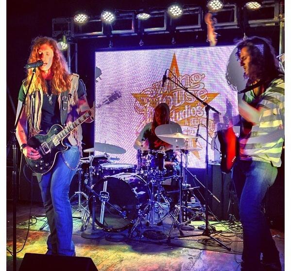 DaddarioandCo's tweet photo. How is @JJNicholsMusic not a #guitar hero yet? #daddarioaustin #swinghouseaustin Killer pic @benobriensmith #rock http://t.co/SqKaHfvrwv