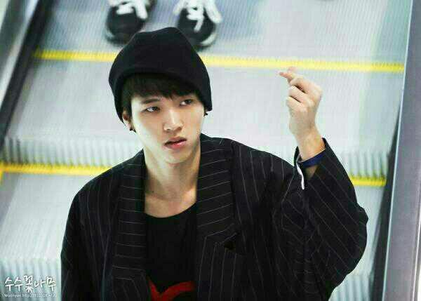idol_min_b's tweet photo. 인피니트 우현 http://t.co/jdfWNERehp