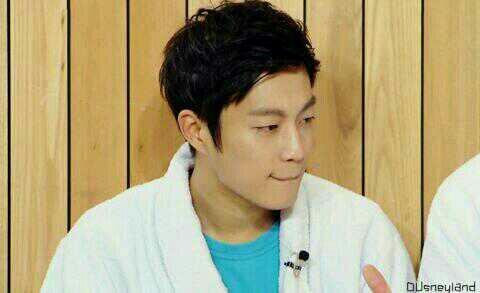 idol_min_b's tweet photo. 비스트 두준 http://t.co/svYC0wl6K6