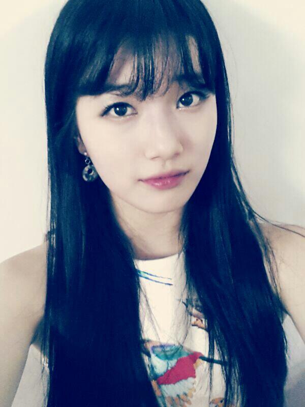 Suzy's tweet photo. 태국 에서
아이 더워 http://t.co/hBrL7mDmWs