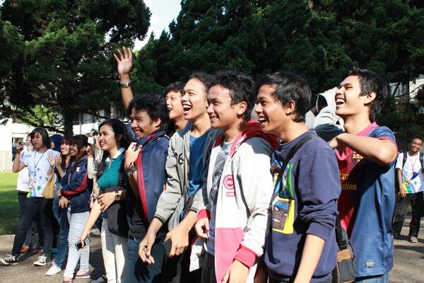 yang dateng kesini di jamin pada ceria semua dong