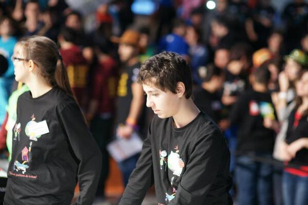 mmrkml's tweet image. İzlemeyin görevleriii #fll #robotrak #bahcesehir @isilbulungiray @Bahcesehir22 @bahcesehir_k12