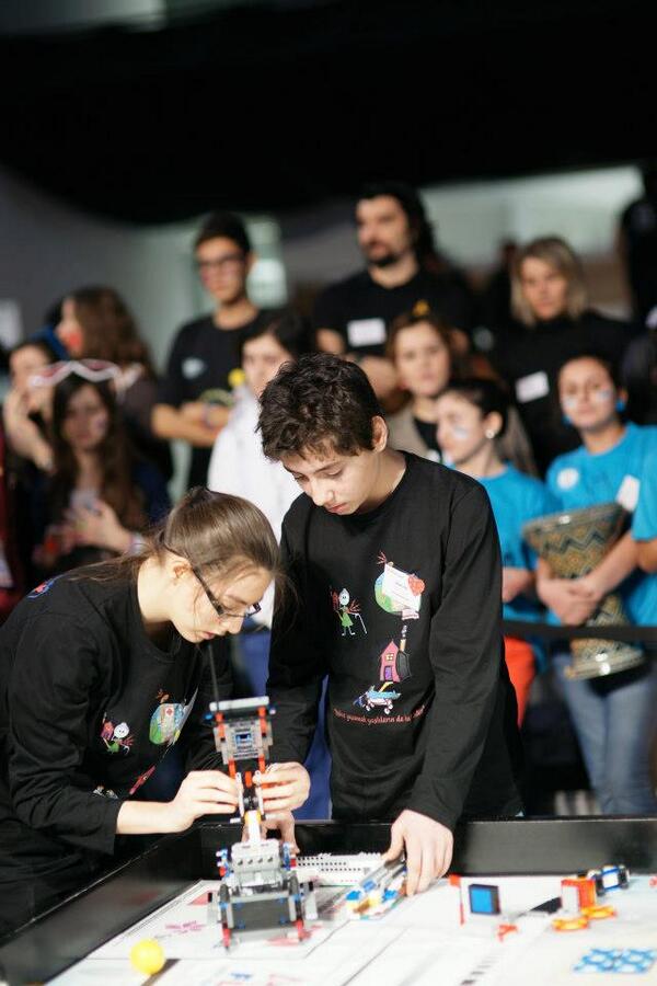 mmrkml's tweet image. Son görev öncesi #fll #robotrak #bahcesehir @isilbulungiray @Bahcesehir22 @bahcesehir_k12