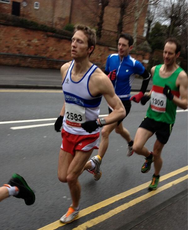 Jennie_Spillane's tweet photo. @CFRBikes in lead group after first mile of #WarwickHalf marathon! Go pete! http://t.co/i8WjJgFFRH