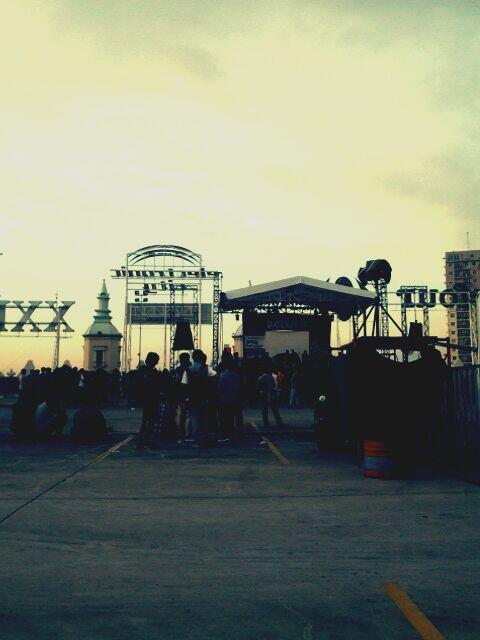 RakyatBekasiCom's tweet photo. Siapa yang sudah hadir jam 17:42 ini ? #BACKFEST2013 http://t.co/Z9uAyCD8kO