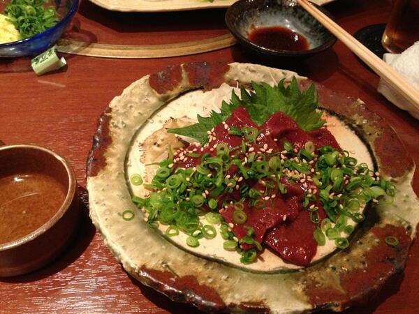 helacles1's tweet photo. 菅野屋なう～*･゜ﾟ･*:.｡..｡.:*･'(*ﾟ▽ﾟ*)'･*:.｡. .｡.:*･゜ﾟ･*

綾ちゃんおかえり♡
レバ刺し*･゜ﾟ･*:.｡..｡.:*･'(*ﾟ▽ﾟ*)'･*:.｡. .｡.:*･･*食べるのが一番幸せ～♡ http://t.co/lW7rS506cl