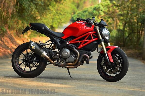Mike Goncalves On Twitter Best Looking Ducati Monster 1100evo Ever Rizoma Parts And A Leovince Carbon Slipon Leovince Ducatimotor Http T Co Abn7coco0w