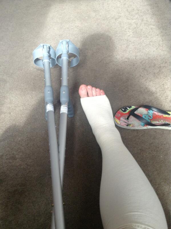 DanPercy94's tweet image. Me for the next week. #PulledLigaments #rest