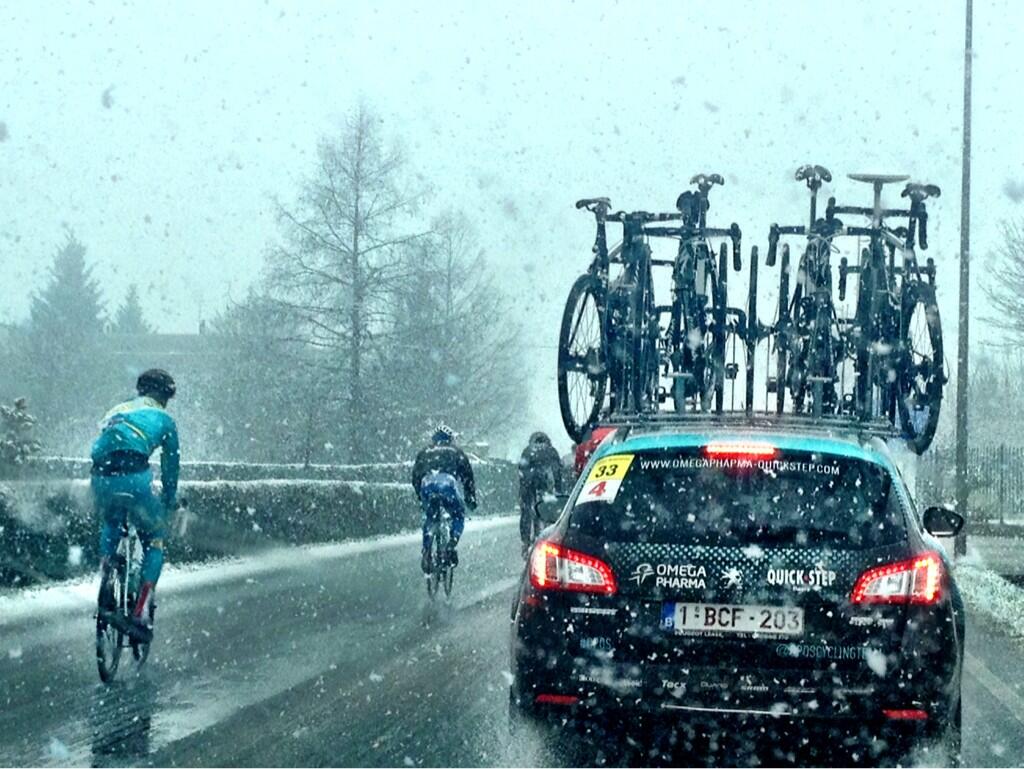 BFjzqwZCcAAp7KF.jpg:large