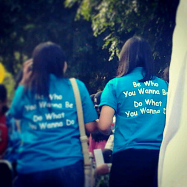 Insspac's tweet photo. Nice quote-shirt girls :) http://t.co/jElb7ao5AV