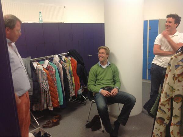 Ladiescircle34's tweet photo. Backstage bij de mannen.  Modeshow voor #voedselbank http://t.co/rkBiIWmK1Z