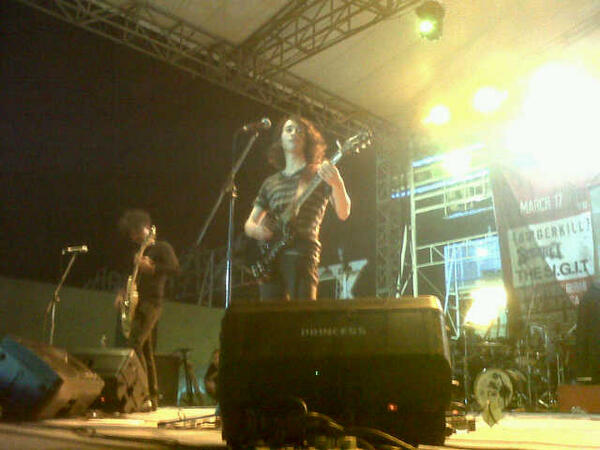 BekasiUrbanCity's tweet photo. #Backfest2013 Now The Sigit on the stage guys :D @thesigit http://t.co/BkkATYRlBp