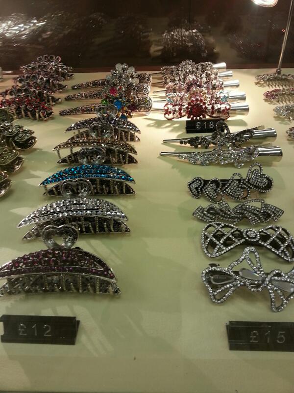 LVnorthwest's tweet photo. Hair clips http://t.co/DByZhN24r2