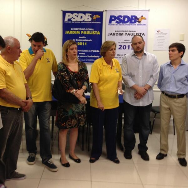 PSDBIndianopoli's tweet photo. Diretórios Zonais do Jardim Paulista e de Indianópolis fazem justa e tocante homenagem a Beto Masagão #PSDBunido http://t.co/mvqbut3zPW