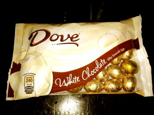 casssiandra's tweet photo. Finally the world is making white chocolate Easter treats!! #yum #eastercandy http://t.co/eo3LhGmZzD
