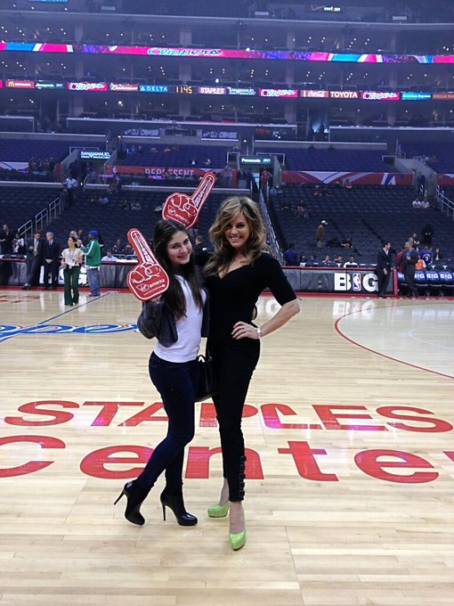 Clippers Knicks!!!  It's a win win for me:) http://t.co/zuV117m8uR<a href="/tag/beyondyoga"class="tags"><span>#beyondyoga</span></a>