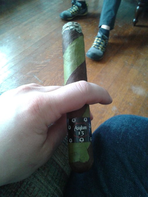 Guiness, cigars, and Boondock Saints. Happy St. Patty's Day :D http://t.co/uR8IuPHQrK<a href="/tag/pussywhipped"class="tags"><span>#pussywhipped</span></a>