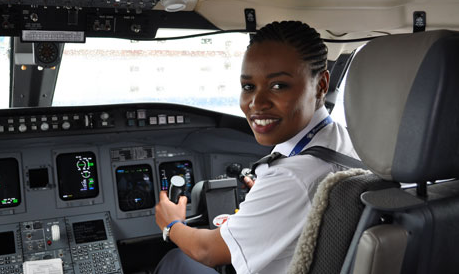 Iyaniwurablog's tweet photo. RWANDA'S First Female Pilot Takes To The Skies At 24 :::  https://t.co/25EhlYzZy8 http://t.co/XaW3rKjfri
