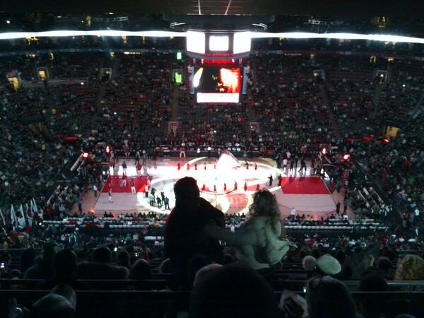 KapintoaslimJim's tweet image. Toronto raptors game #sitthefuckdown #partyfire