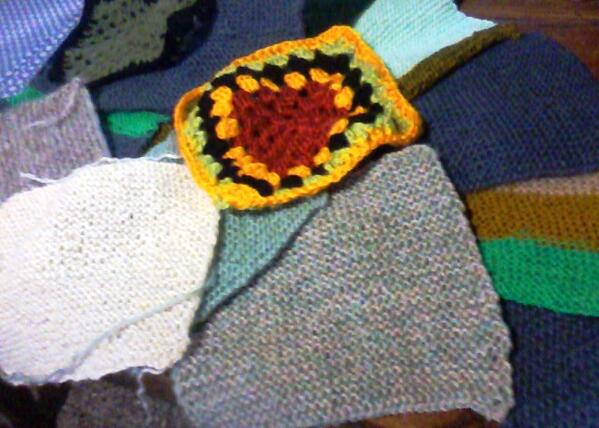 CuatrodeCopas4's tweet photo. Seguimos sumando CUADRADITOS traenos el tuyo de 20x20cm de cualquier punto y color a SaenzPeña416. RAUCH @HambreCero http://t.co/xxOYLIFygH