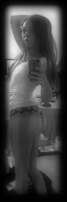 Happy St. Patrick's day from your little Irish smut🍀 XOXO http://t.co/l5nz0Wjr41