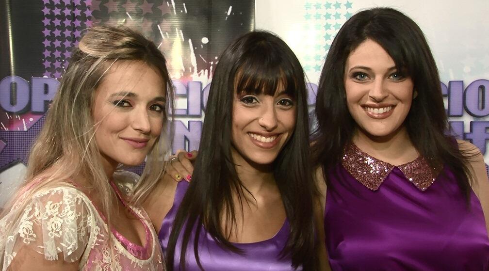 OTLaBanda's tweet photo. ¡Llega el último trío de la noche! Lula, Joanina y Regina cantan "Save me".
http://t.co/9VqFLfV5IK http://t.co/sIx1MKW8kc
