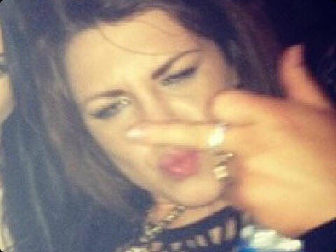 LloydBrad123's tweet photo. @LickedHeads middle fingers up http://t.co/jzJ7hfctEB