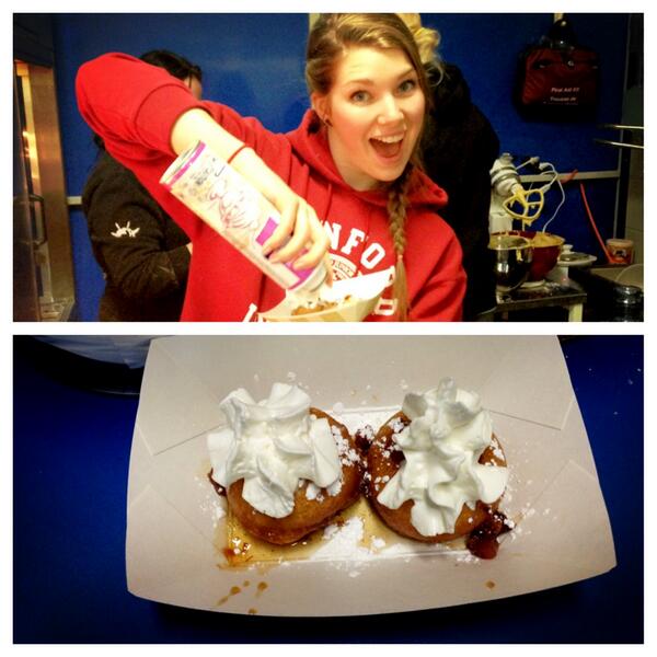 K_Thibs's tweet photo. “If you have not tried the maple bacon doughnuts @CUCSK you haven't lived! #ucup13 http://t.co/eJJNhRDy8x” @eringuillemin @kashfelske