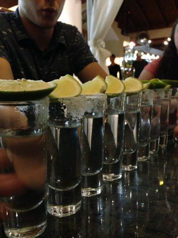 BrandonDanis's tweet photo. Shots for days #grads13 #punta2013 #garnlove http://t.co/mTYHvBpuHl