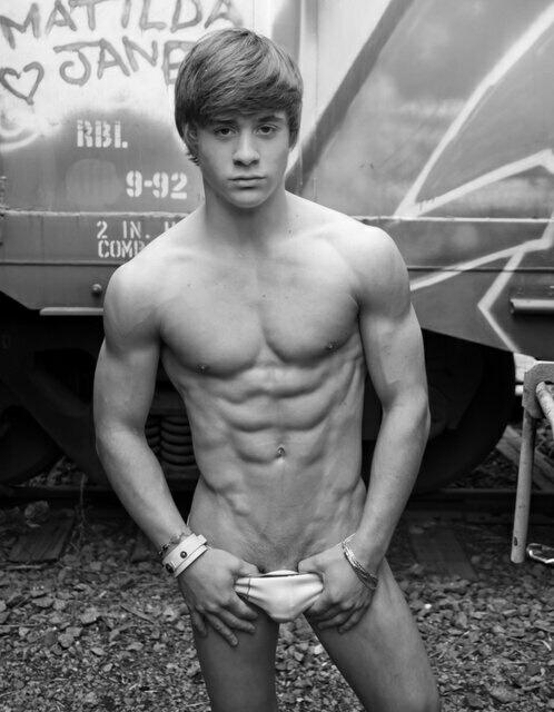 JustinPornxxx's tweet photo. http://t.co/37RJVdkwSi