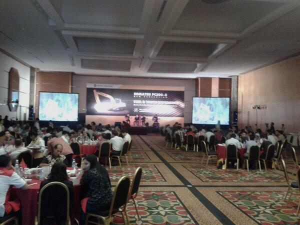 jayaswara's tweet photo. UNITED TRACTORS event, launching komatsu PC200-8, Labersa Convention Center 18 marc 2013 http://t.co/pgZ7GCz3Xx