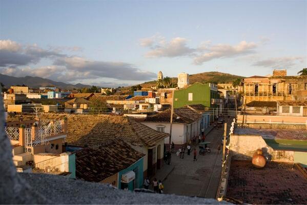 nene_Berlin's tweet photo. Thinking of #Cuba #Fernweh, favourite Place: Sunset Terrace Trinidad http://t.co/dKppbWz0WD