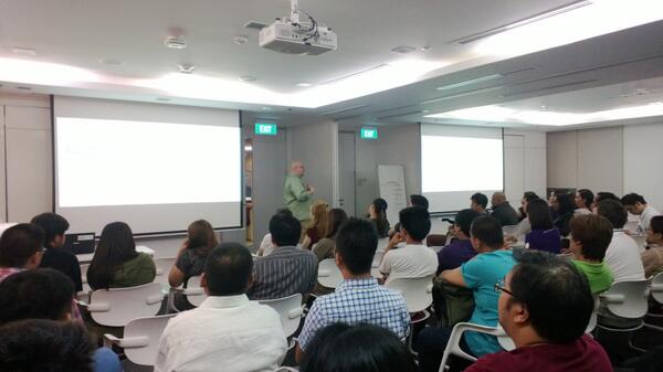 datahunter84's tweet image. Gianugo Rabellino on Microsoft Openness Night @MicrosoftPH #OpennessPH