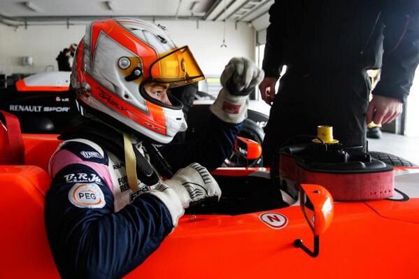 Le nouveau casque de Pierre Gasly (formule Renault) signé BS Designs !