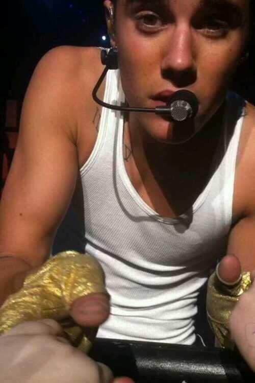 BeliebersExtra's tweet image. Rt because this could be you
#VoteBieber #votejustin #kca #sickbutstillvoting