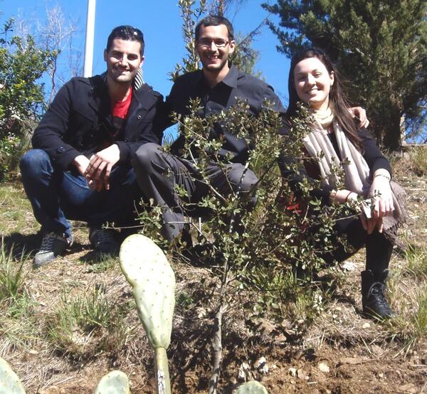 recollida2011's tweet photo. Amb aquesta foto acabem l'etapa de la @Recollida2011 i presentem la nova etapa @cycleofideas. Moltes gràcies per tot! http://t.co/q6BhXGJPJH