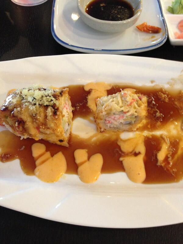 _RosalesIvan's tweet image. @natashaCAMIN_ grabbing my last meal before I leave home! #springbreak2013 #MissingClass