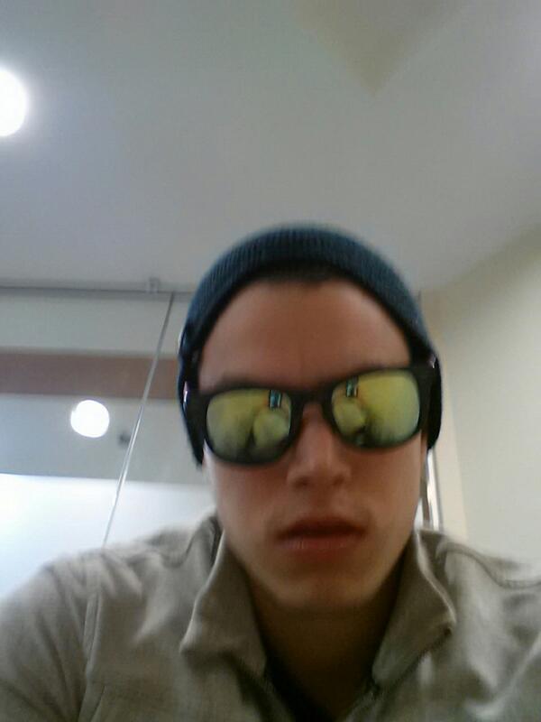 D_mitch08's tweet photo. @ the dentist the day after st pattys day <                                                              shoot me now http://t.co/0fZncuzEix