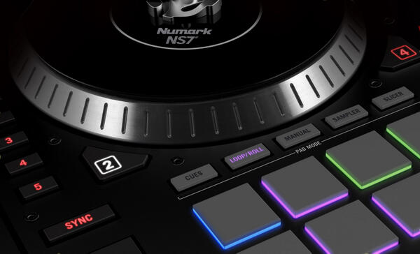 DJsOnlyStore's tweet image. The NS7 II - looks simply stunning. Can't wait to get these badboys instock! #NS7II
