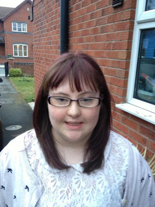 MeganRashid's tweet photo. I got my hair done and look like this xxxxxxxxxx http://t.co/UoW47WxXrR