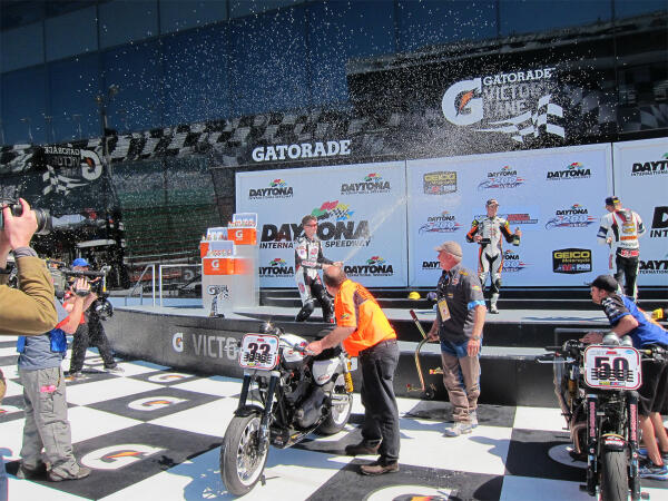 XR1200Racing's tweet photo. Work Hard. Play Hard. #VanceandHines #XR1200 http://t.co/sxnlF3qDHI