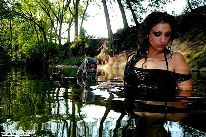 Karen Zombora’s pics and videos